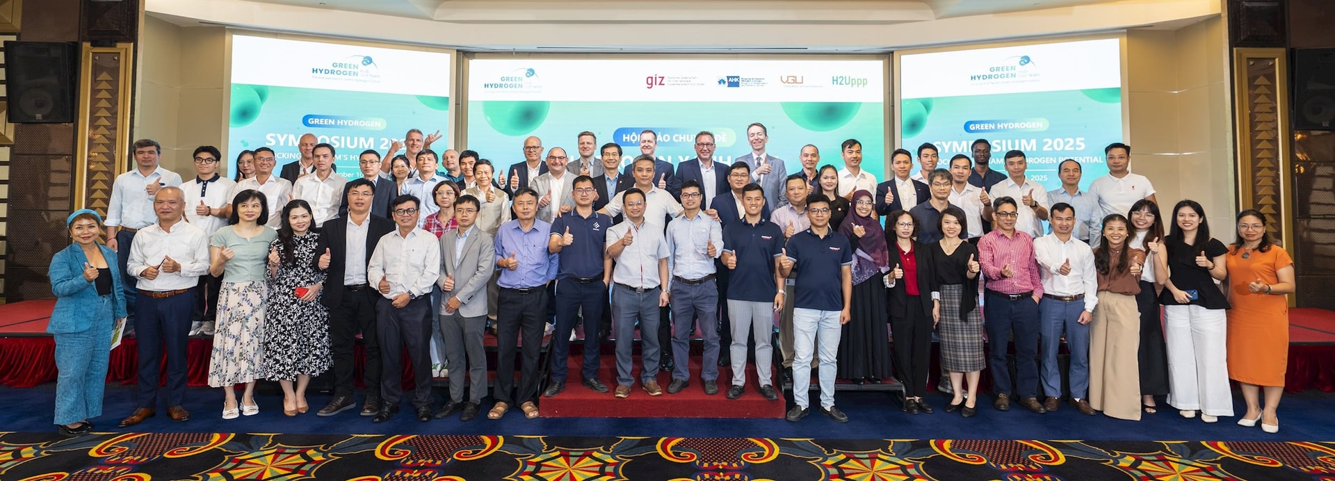 cac-dai-bieu-tham-gia-hoi-thao-chuyen-de-hydrogen-xanh-2025.jpg