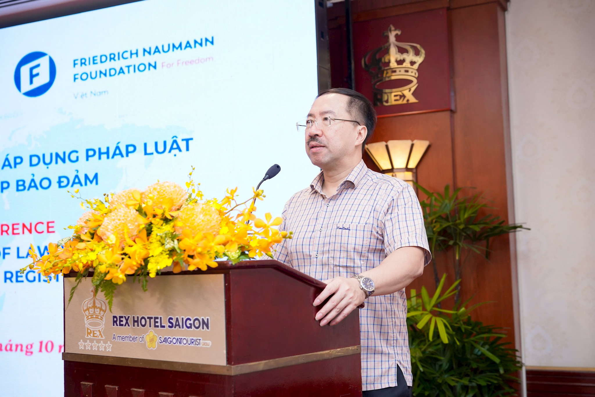 ong-cu-thu-anh.jpg