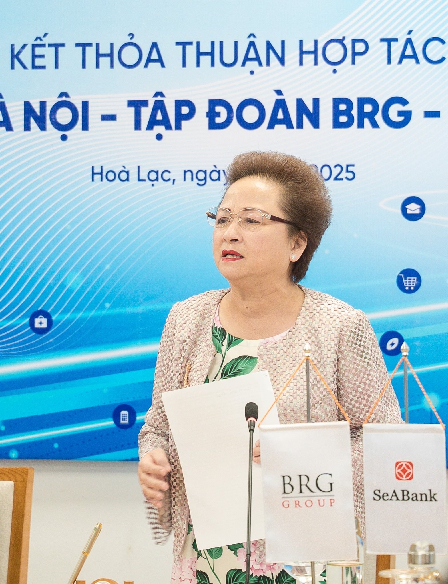 01-ba-nguyen-thi-nga-chu-tich-tap-doan-brg-pho-chu-tich-thuong-truc-hoi-doanh-nhan-tu-nhan-viet-nam.jpg