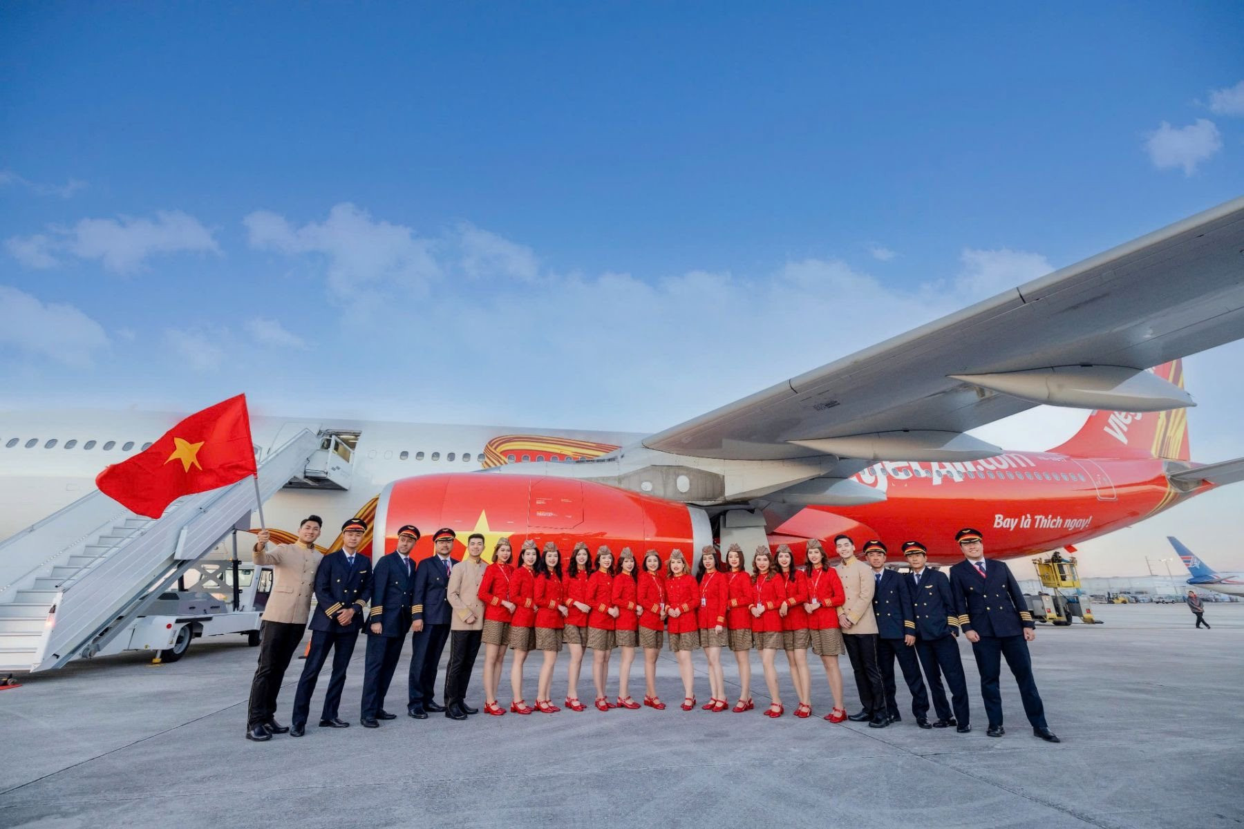 vietjet-flight-crew.jpg