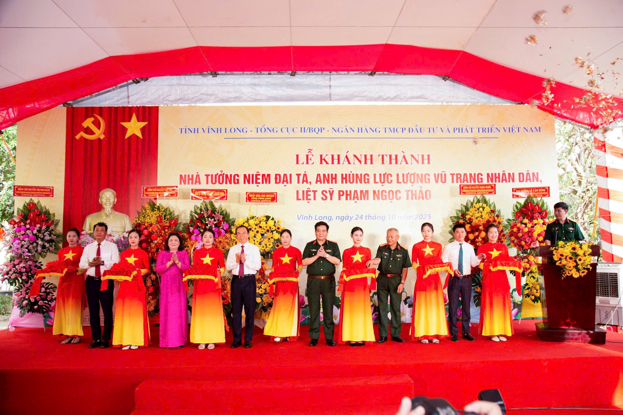 khanh-thanh-nha-tuong-niem.jpg