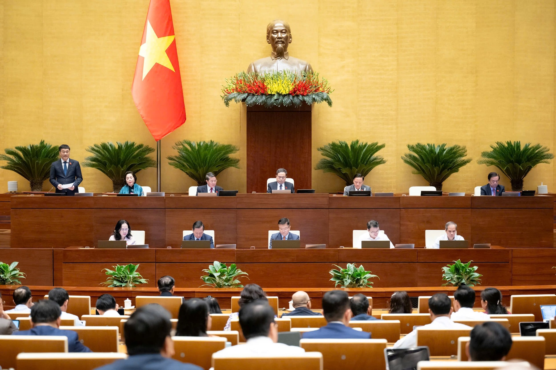 quang-canh-phien-hop-29.10.jpg