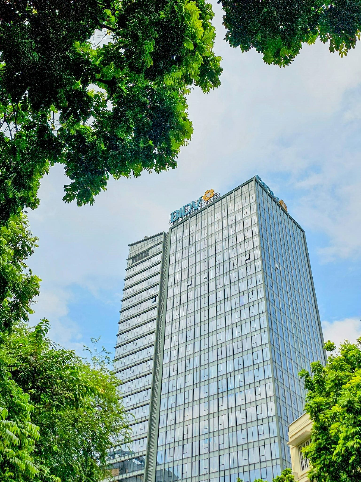 bidv-tower-hq.jpg
