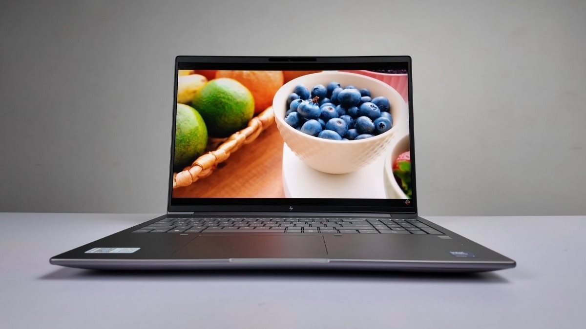 man-hinh-chat-luong-va-webcam-vo-cung-tien-dung-cua-hp-zbook-x-g1i-16.jpg
