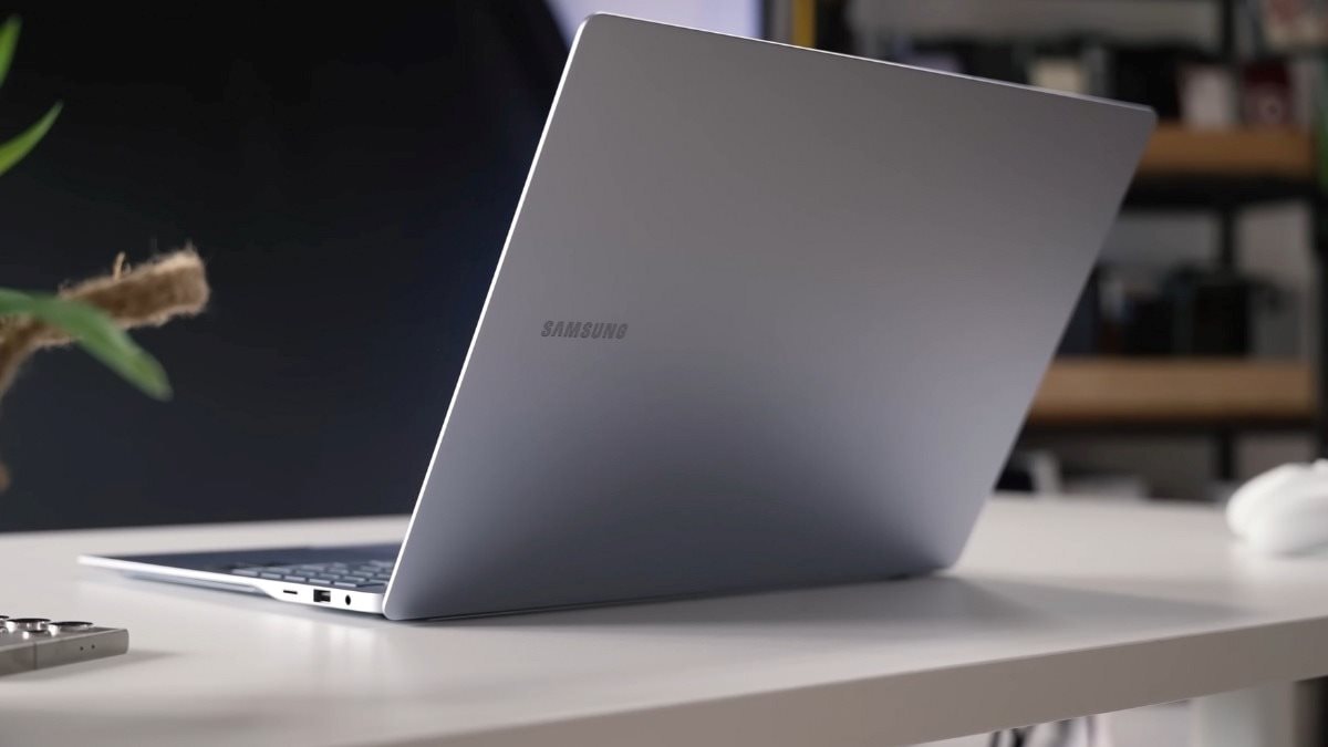 samsung-galaxy-book4-edge-15-so-huu-thiet-ke-tinh-te-va-chat-lieu-hoan-thien-cao-cap.jpg