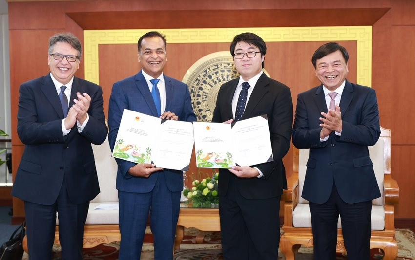 nestle-viet-nam-va-bo-nong-nghiep-va-moi-truong-nn-mt-chinh-thuc-ky-ket-ban-ghi-nho-hop-tac-thuc-day-nong-nghiep-ben-vung-thuc-hanh-kinh-te-tuan-hoan-huong-toi-net-zero.jpg