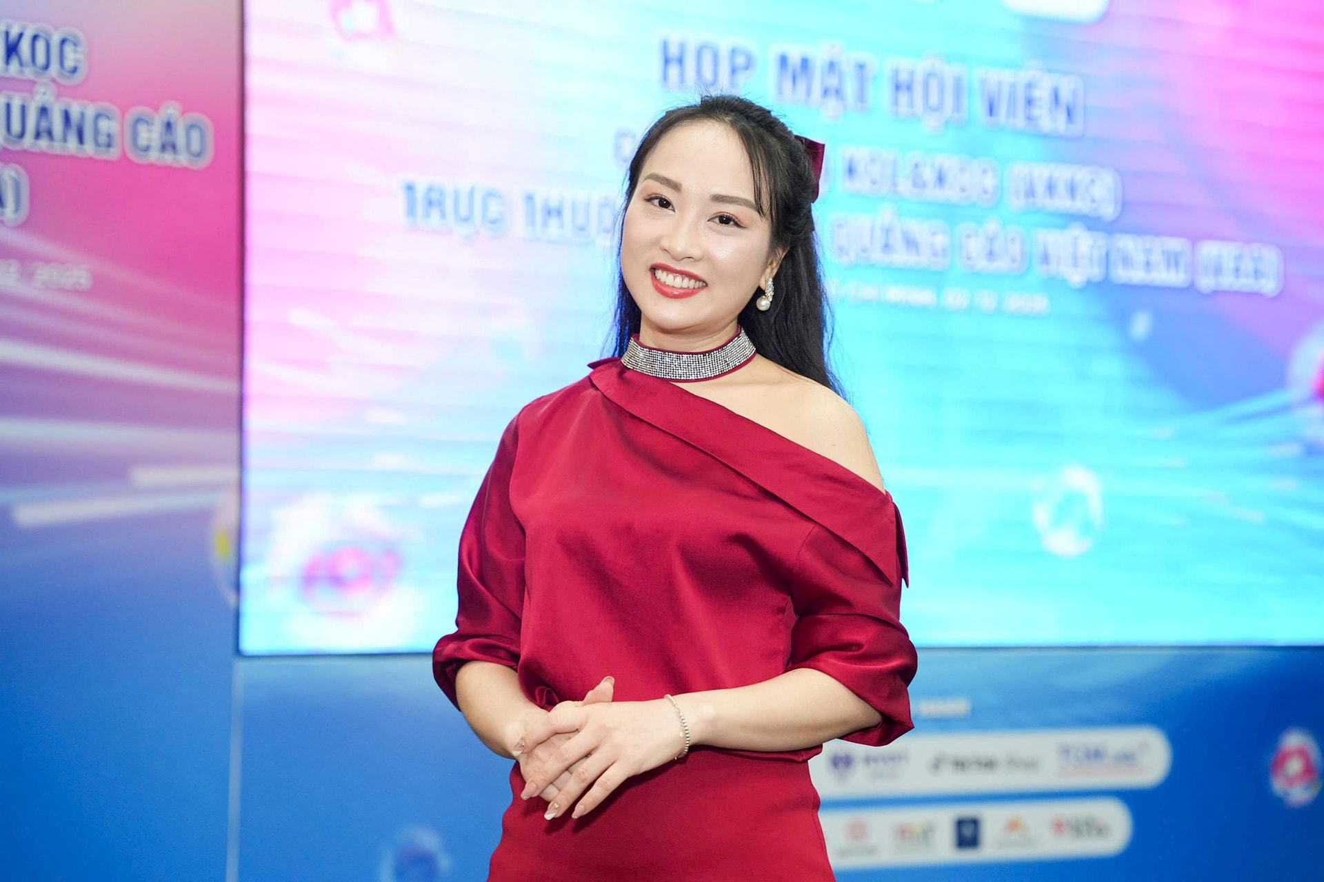 ba-lam-oanh-giam-doc-kinh-doanh-cua-cong-ty-bh-media.jpg