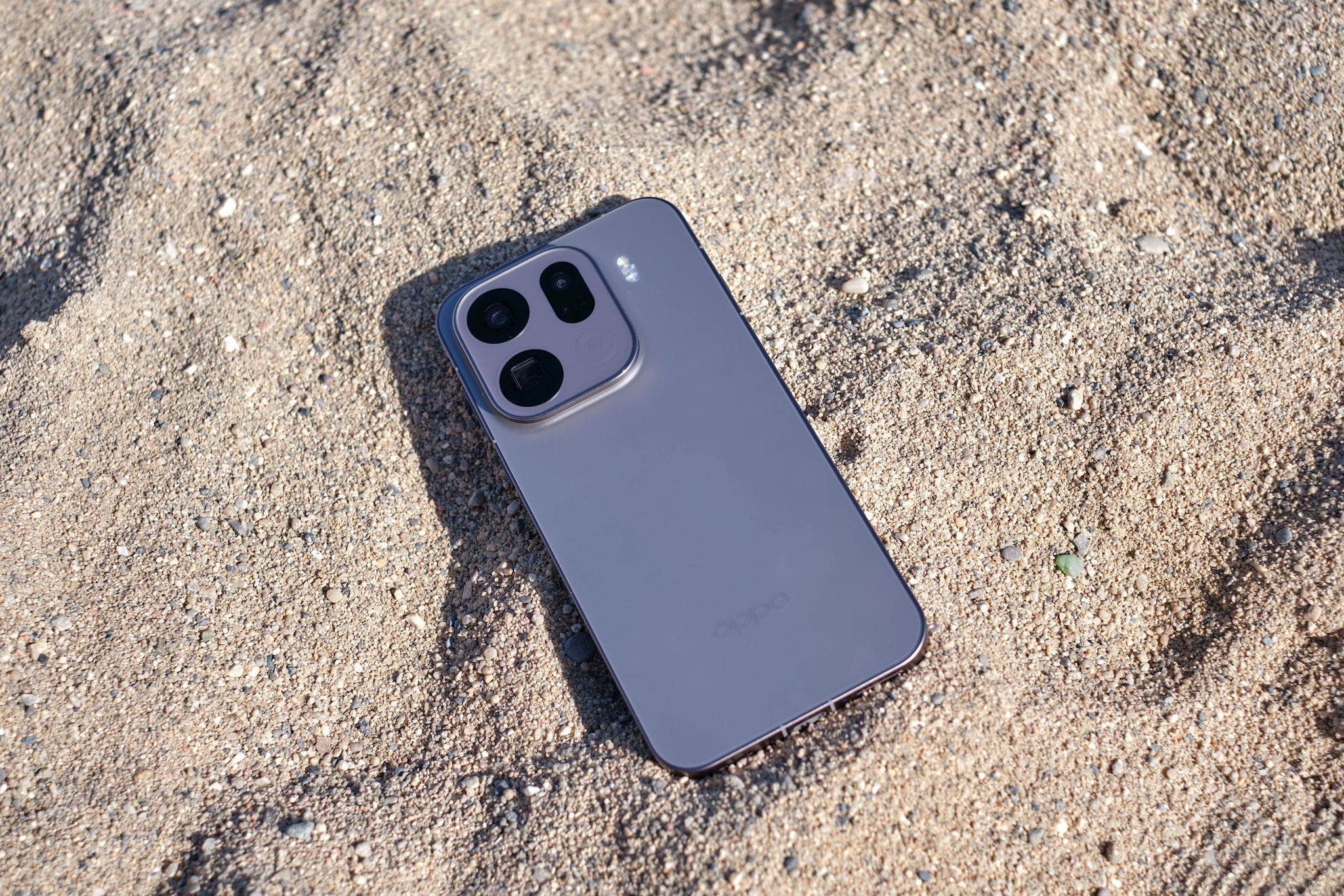 oppo-find-x9-pro-camera-hasselblad-200mp-pin-sieu-lon-7500mah.jpg