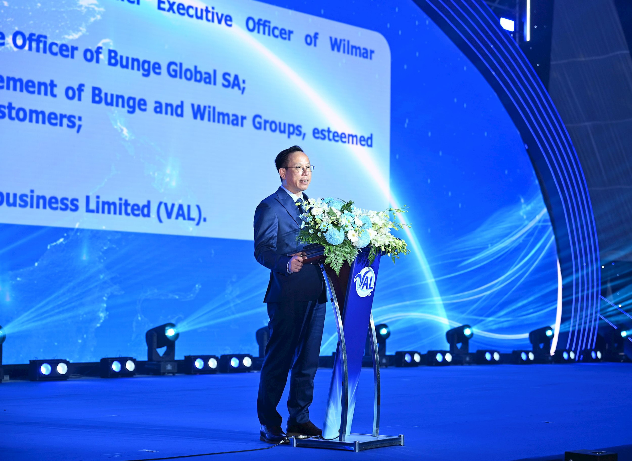 8.-ong-nguyen-minh-vi-tong-giam-doc-cong-ty-tnhh-kinh-doanh-nong-san-viet-nam-val-chia-se-ve-cot-moc-quan-trong-trong-chien-luoc-dai-han-cua-val.jpg