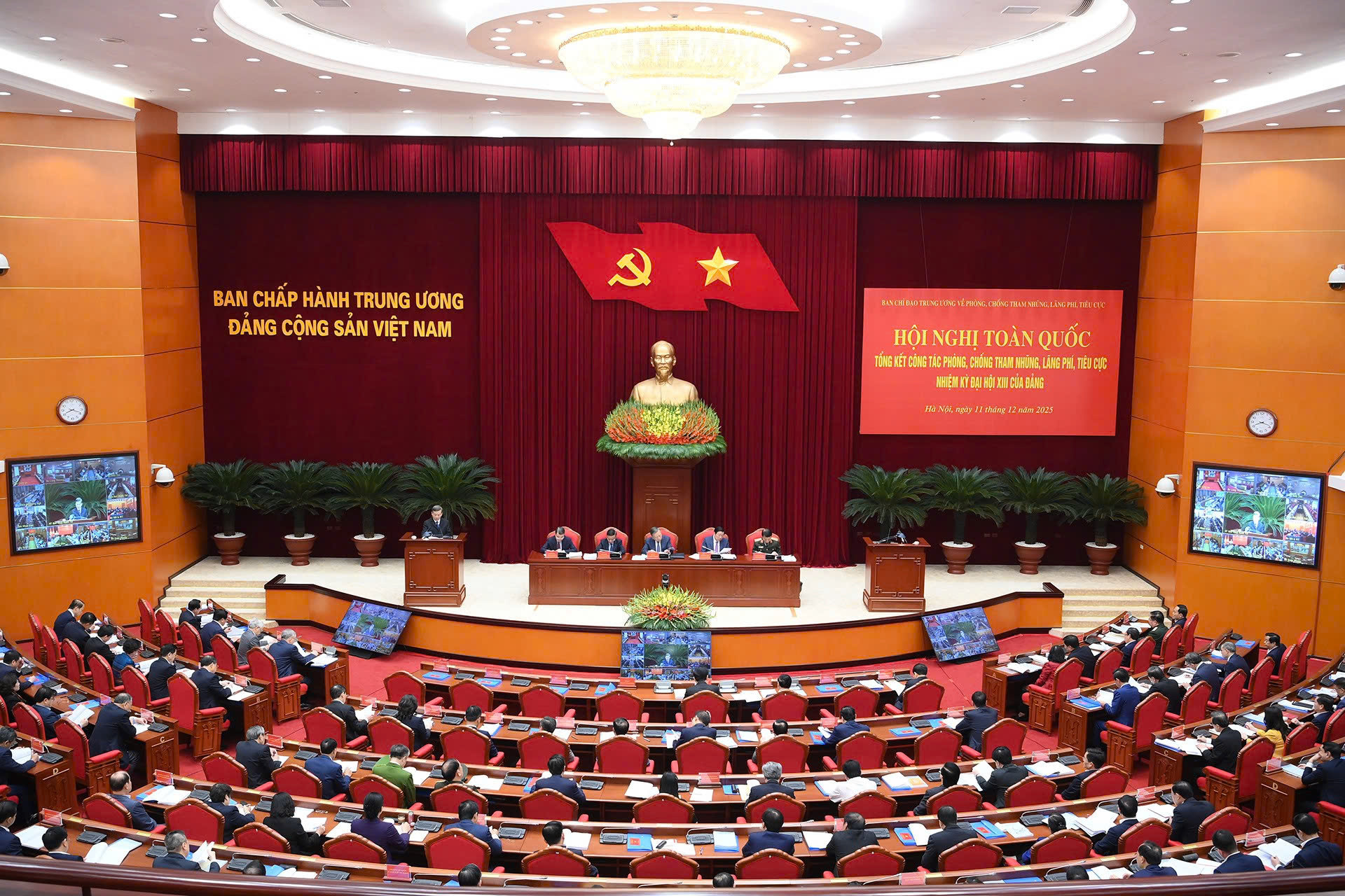 Chống tham nhũng, lãng phí, tiêu cực làm Đảng ta ngày càng mạnh hơn- Ảnh 4. Chống tham nhũng, lãng phí, tiêu cực làm Đảng ta ngày càng mạnh hơn- Ảnh 4.