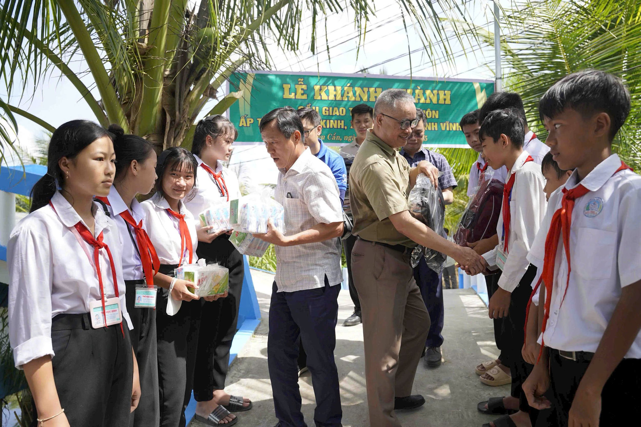 le-khanh-thanh-cau-tk.jpg