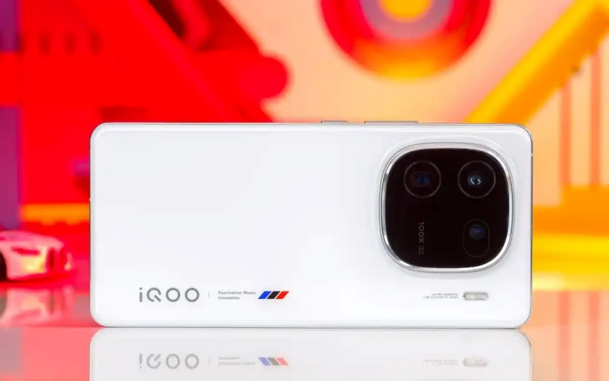 vivo-iqoo-12-5g-suc-manh-vuot-troi(1).jpg