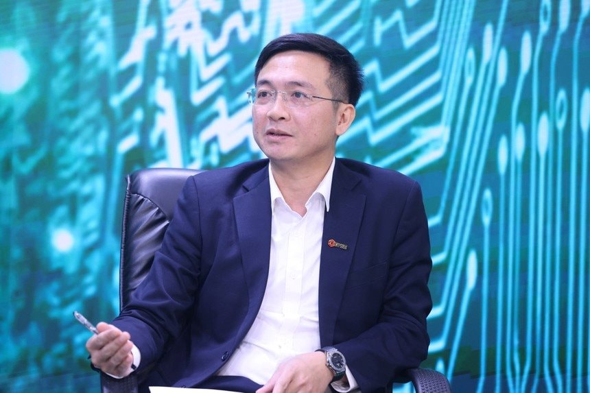 ts-ho-sy-hoa_giam-doc-nghien-cuu-va-tu-van-dau-tu_chung-khoan-dnse.jpg