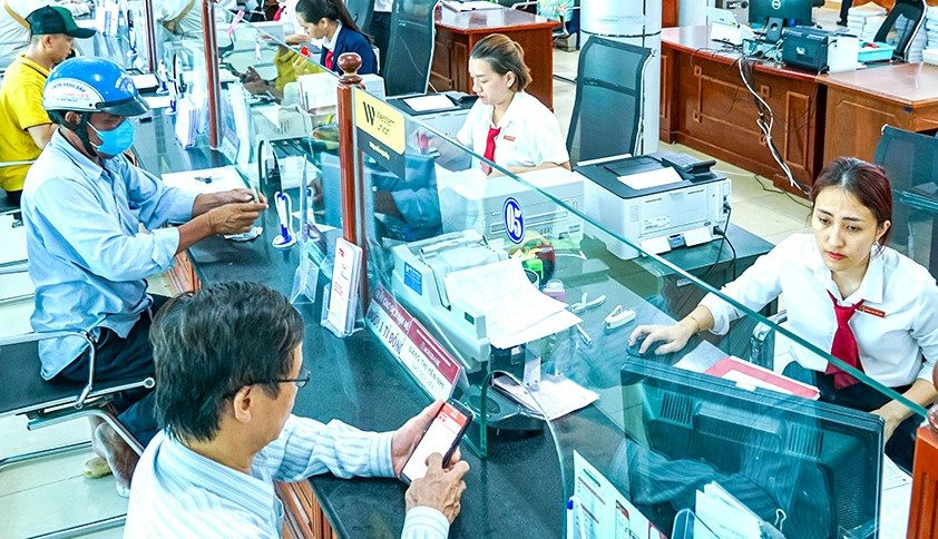 agribank-ca-mau-cho-vay-khach-hang..jpg