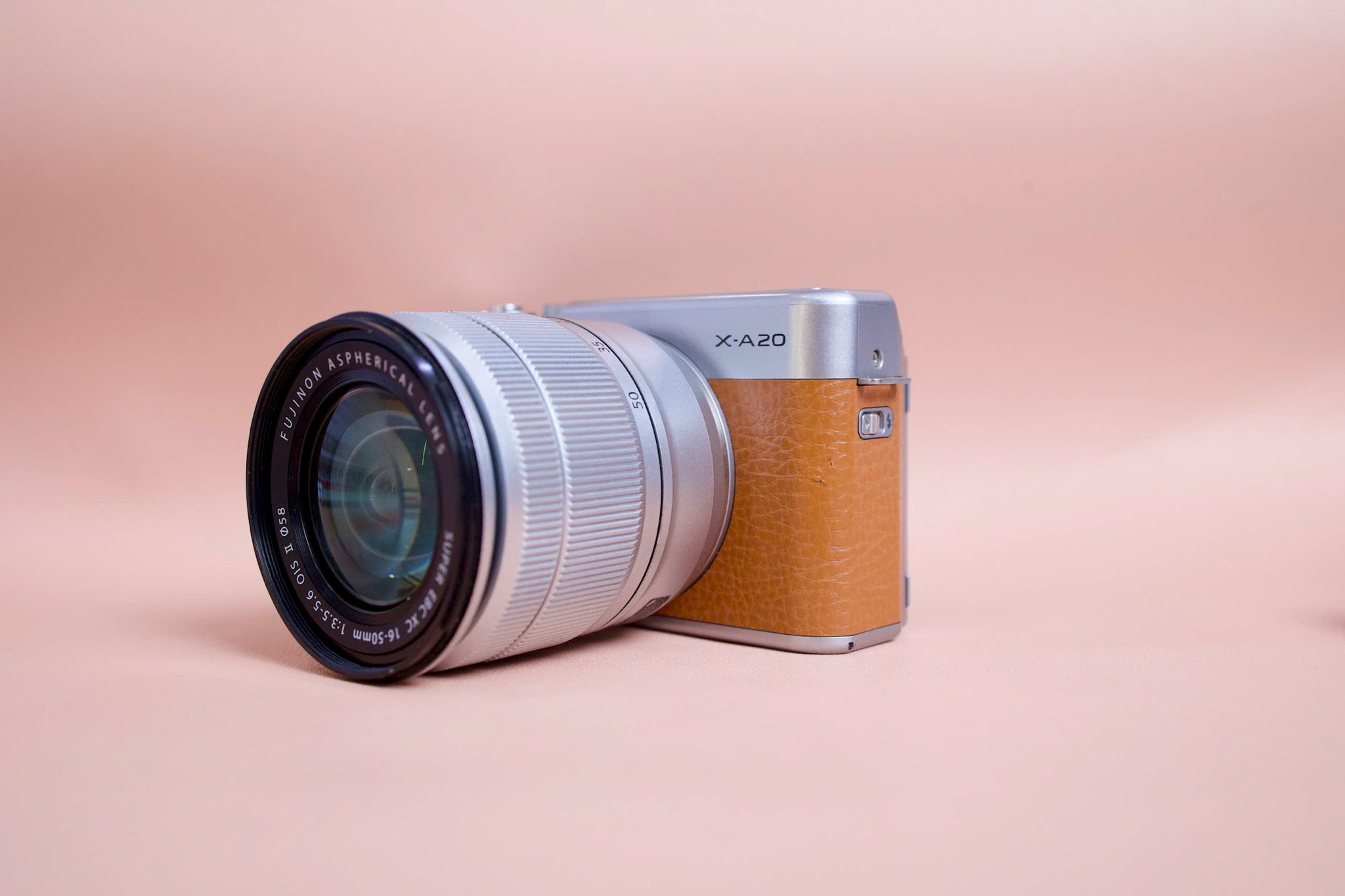 fujifilm-x-a20-mirrorless-gia-tot-mau-sac-chan-thuc.jpg