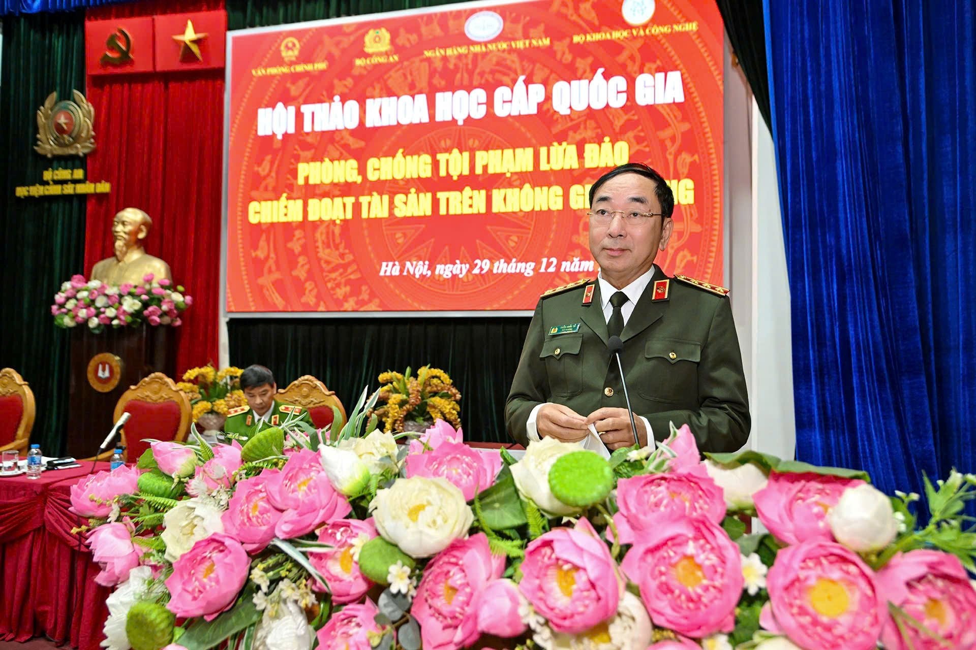 z7377640237612_d1d03417b6a9c97f931af56bc0ddcac3.jpg