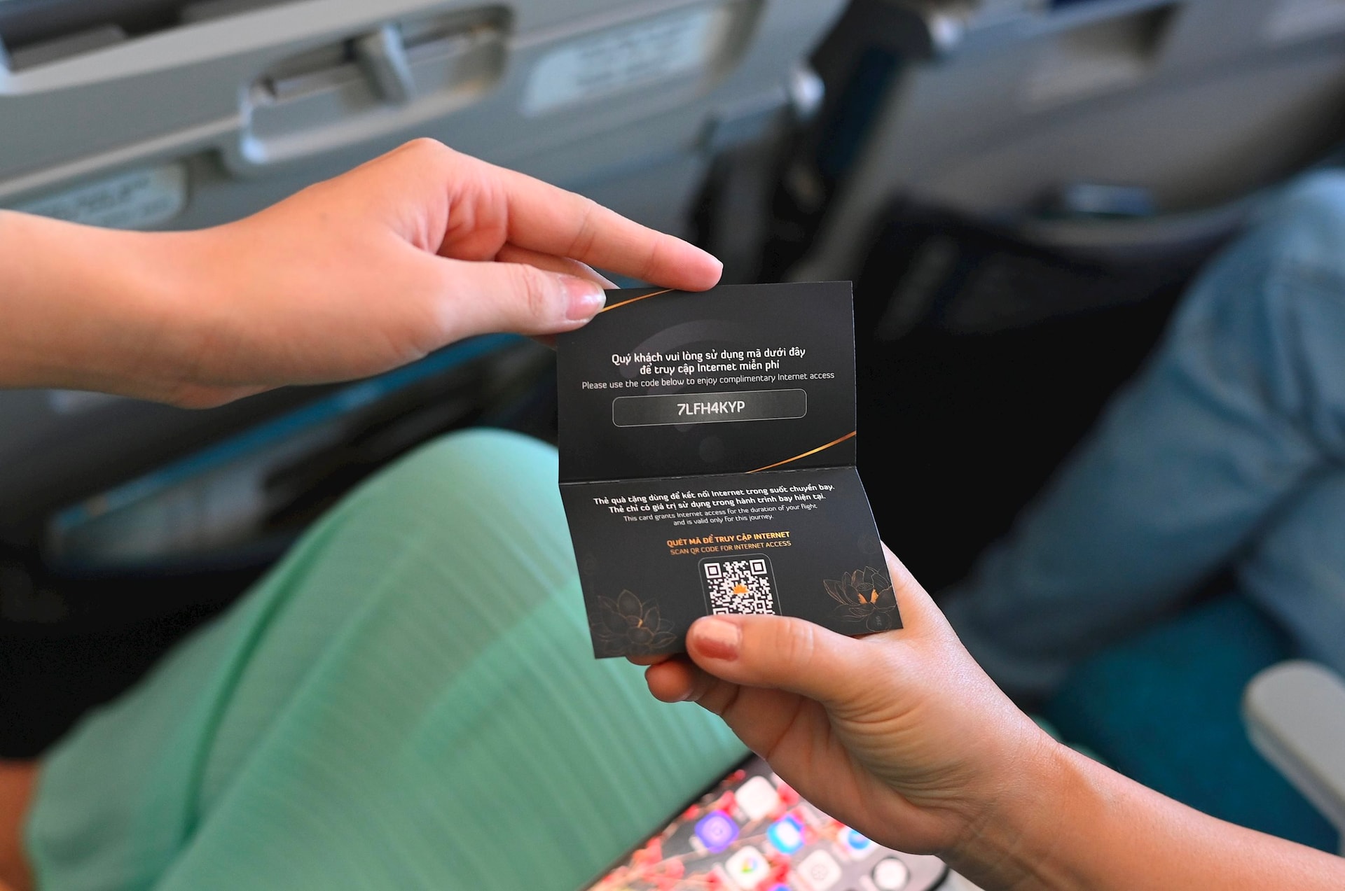 trong-thoi-gian-tu-nay-den-het-31_3_2026-vietnam-airlines-se-tiep-tuc-cung-cap-mien-phi-dich-vu-internet-cho-khach-hang-hang-thuong-gia-va-15-phut-nhan-tin-cho-toan-bo-hanh-khach..jpg