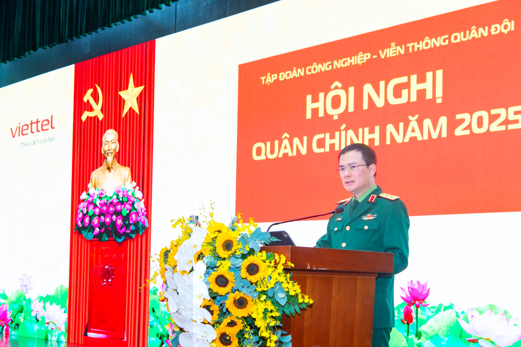 anh-1-chu-tich-kiem-tgd-tap-doan-viettel-tao-duc-thang-nhan-manh-chien-luoc-tro-thanh-tap-doan-toan-cau-den-nam-2030.jpg