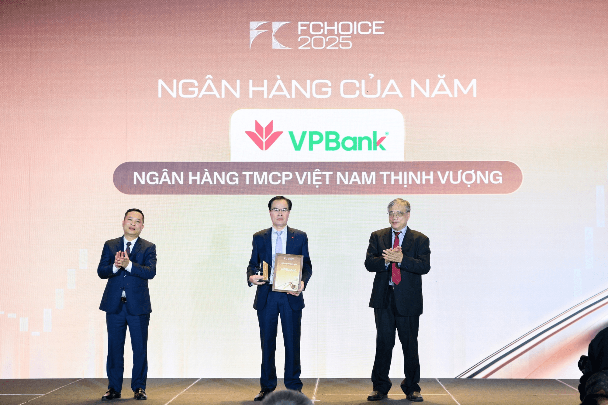 vpbank-ngan-hang-cua-nam.png