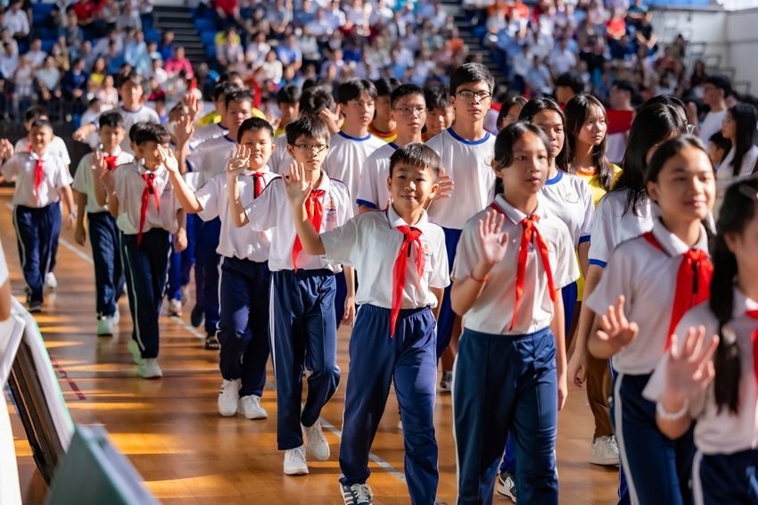 cac-em-hoc-sinh-dai-dien-cac-cum-chuyen-mon-tham-gia-le-khai-mac-hoi-thi-the-duc-the-thao-hoc-sinh-thanh-pho-ho-chi-minh.jpg