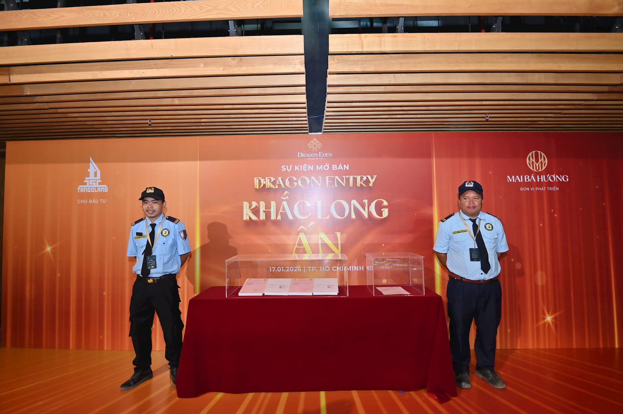 hinh-3-gan-400-so-do-duoc-trung-bay-ngay-tai-su-kien-mo-ban.jpeg