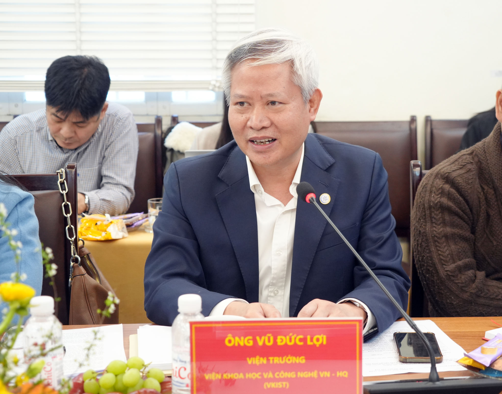 ong-loi-vien-kh-cn-vn-hq.jpg