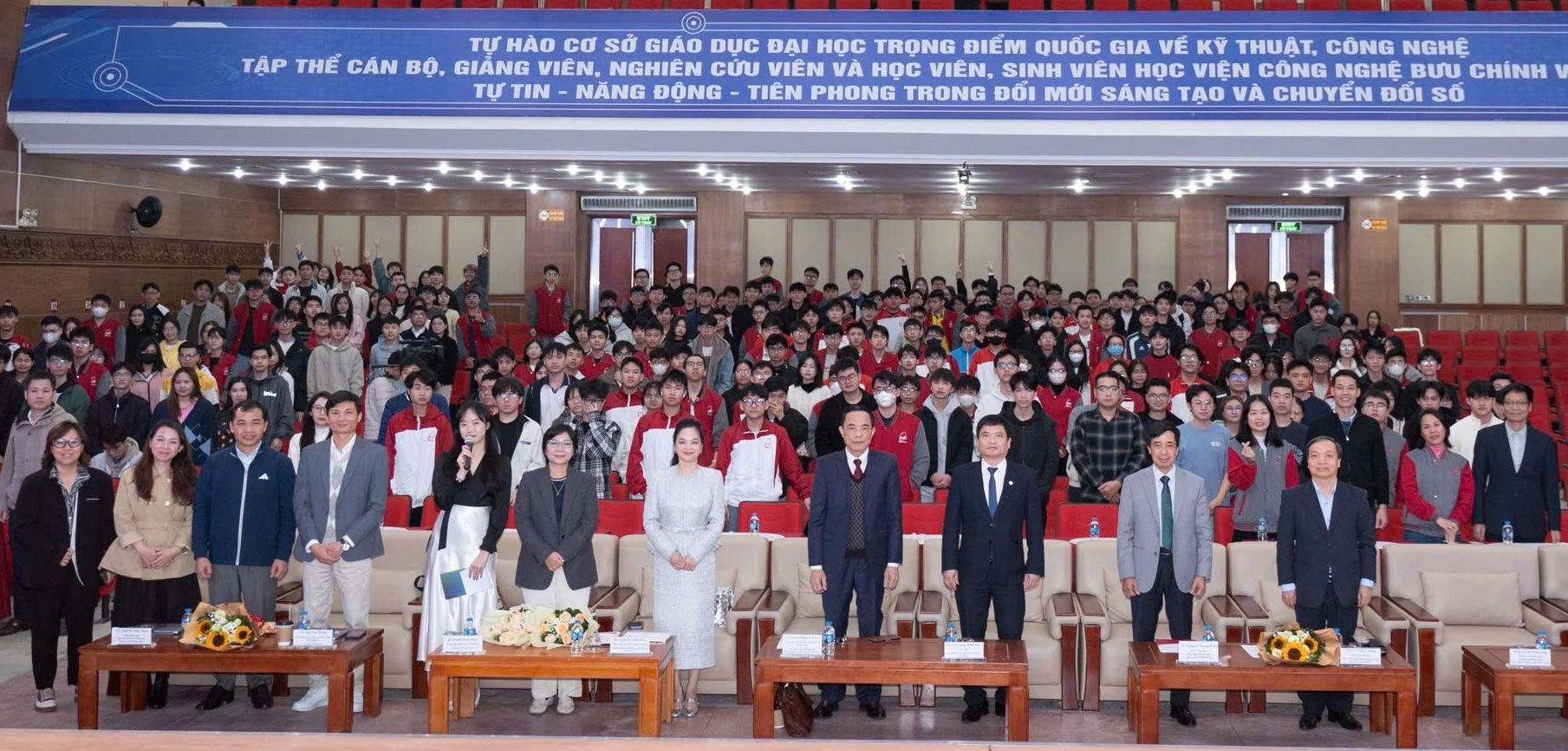 anh-toan-canh-unitour-38.jpg
