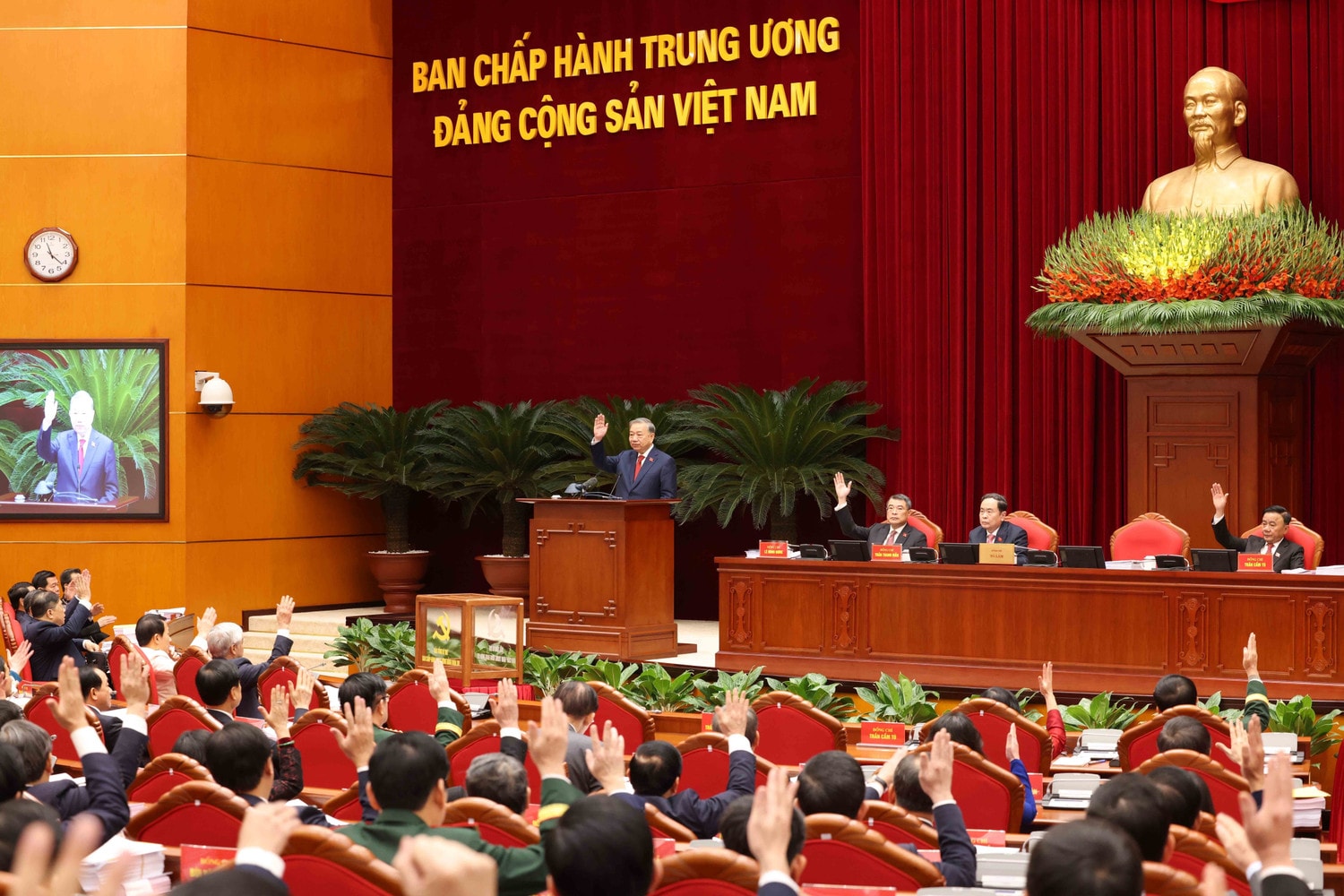 cc911b99cc20183267b7ca89bb9464-_vna-potal-ban-chap-hanh-trung-uong-dang-khoa-xiv-tien-hanh-hoi-nghi-lan-thu-nhat-8547598.jpg
