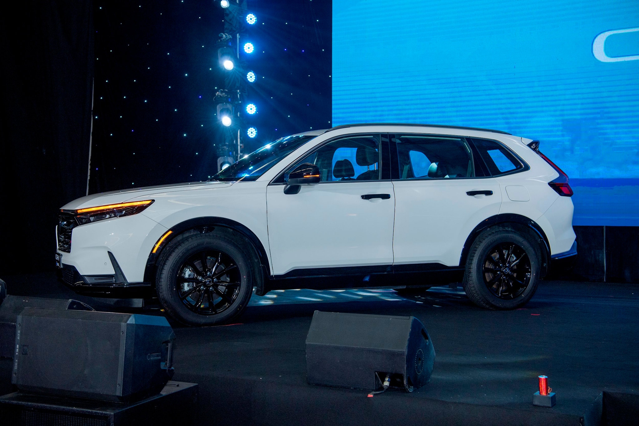 ban-sao-cua-honda-cr-v-ehev-1-10.jpg