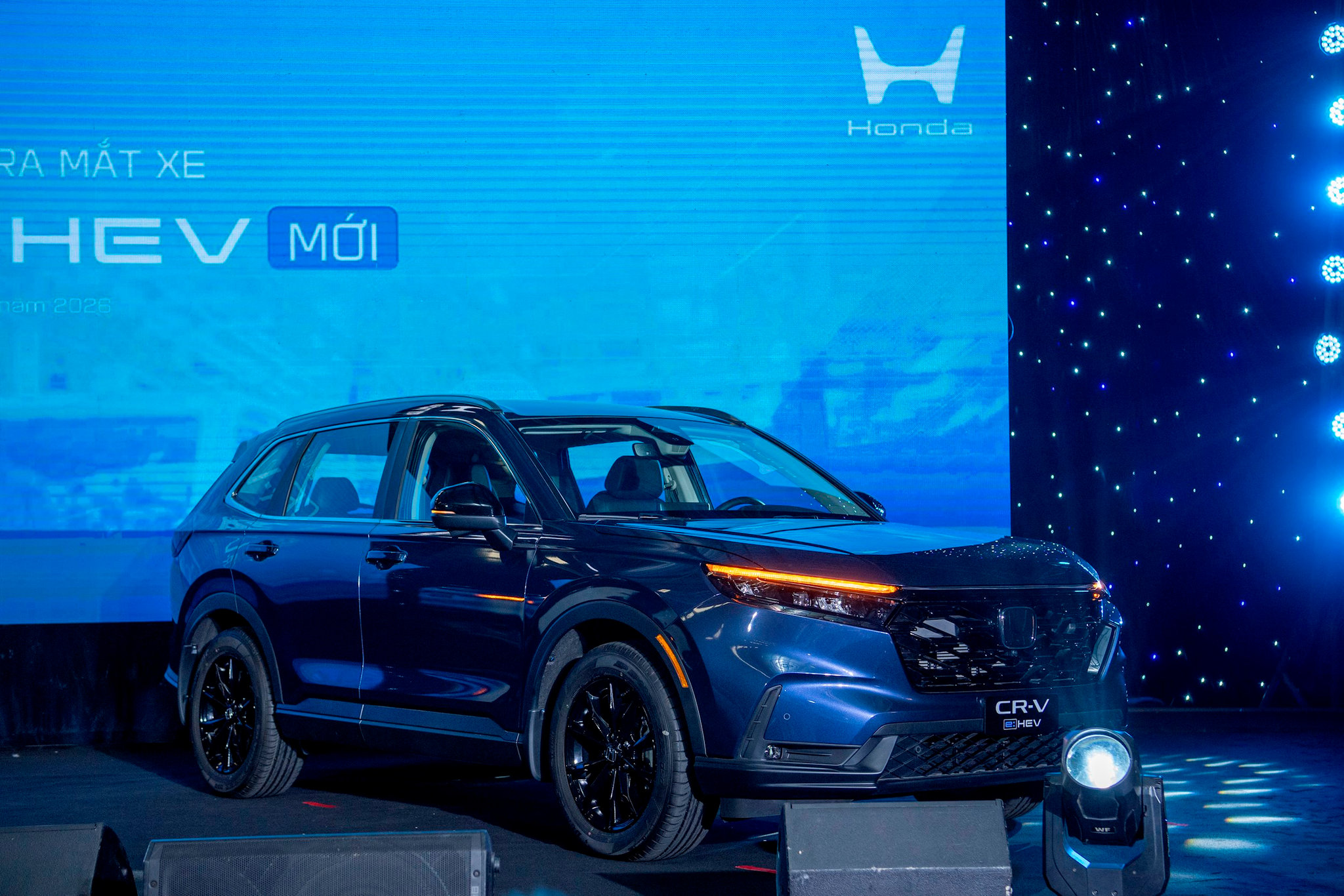 ban-sao-cua-honda-cr-v-ehev-1-9.jpg