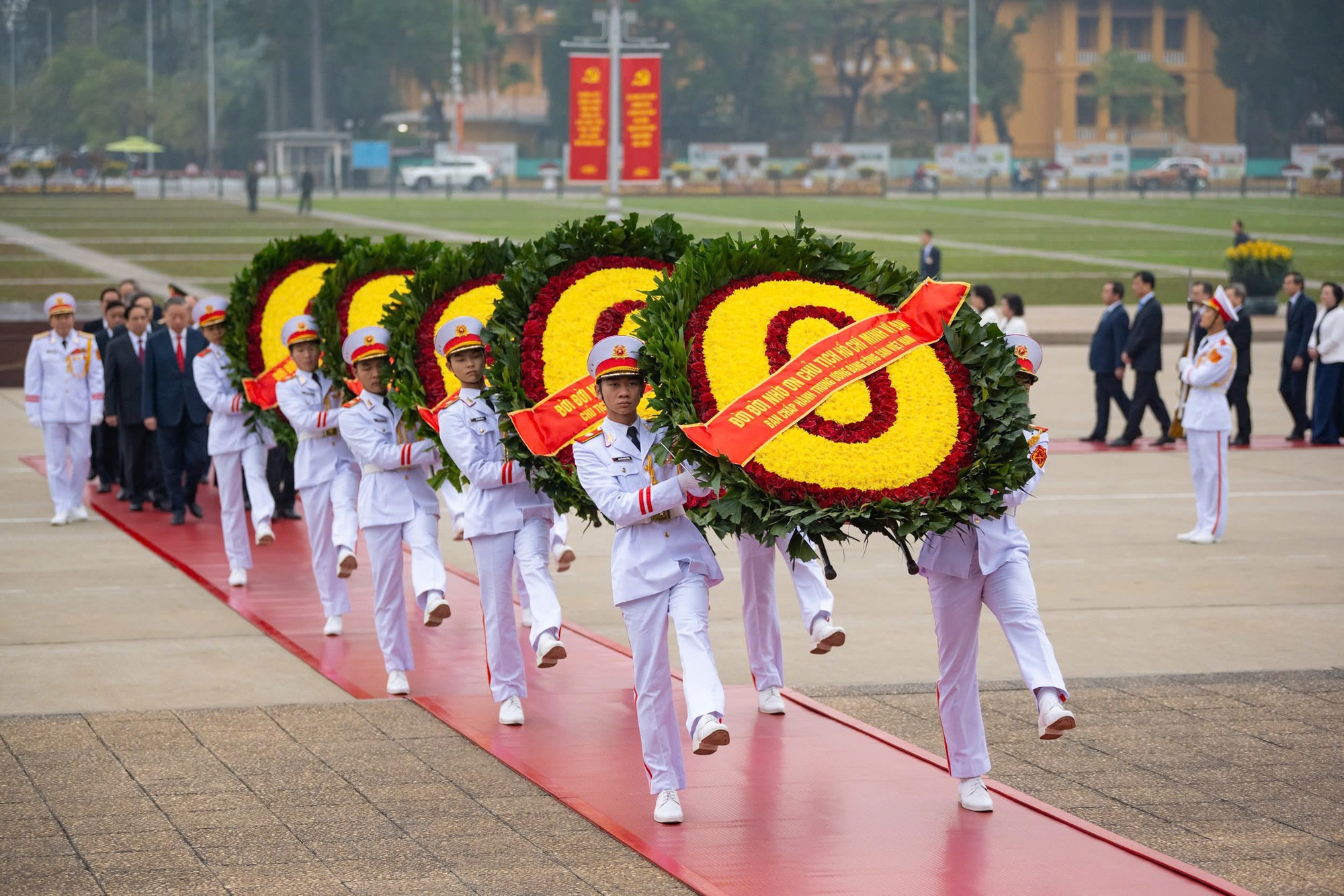 Lãnh đạo Đảng, Nhà nước vào Lăng viếng Chủ tịch Hồ Chí Minh nhân kỷ niệm 96 năm Ngày thành lập Đảng Cộng sản Việt Nam- Ảnh 1. Lãnh đạo Đảng, Nhà nước vào Lăng viếng Chủ tịch Hồ Chí Minh nhân kỷ niệm 96 năm Ngày thành lập Đảng Cộng sản Việt Nam- Ảnh 1.