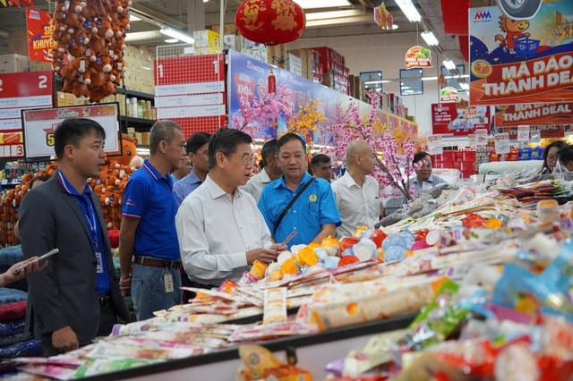 TPHCM: Nguồn hàng Tết dồi dào, giá cả ổn định- Ảnh 1.