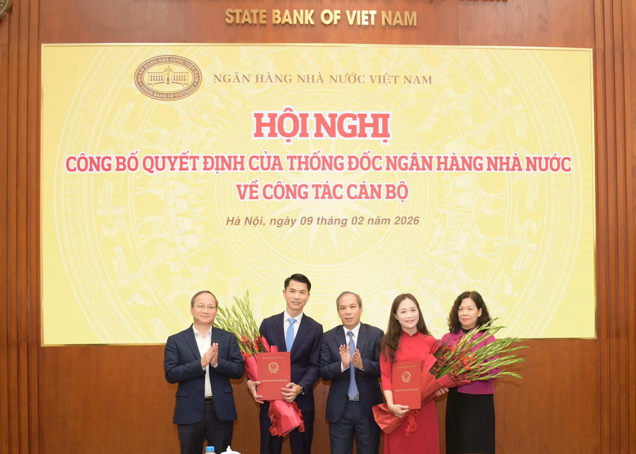 9.2-1-cong-bo-quyet-dinh-bo-nhiem-pho-vu-truong-vu-phap-che.jpg