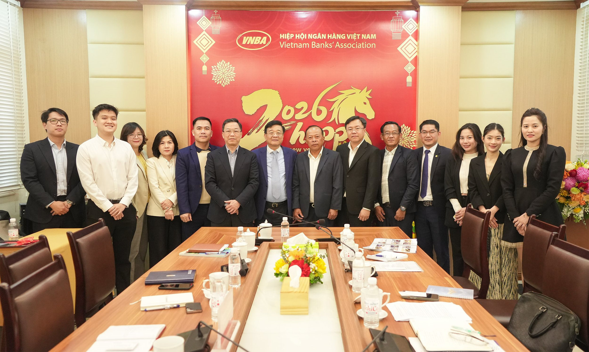 chup-anh-luu-niem-100226.jpg