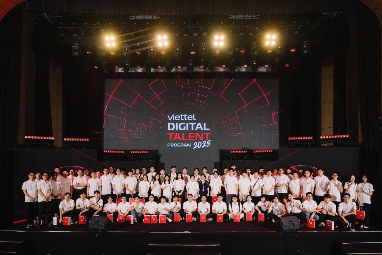 viettel-digital-talent-den-nay-da-dua-hon-400-sinh-vien-tro-thanh-nhan-su-chinh-thuc-cua-viettel.jpeg