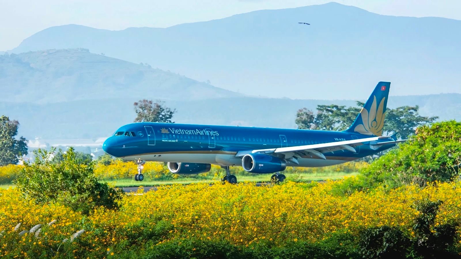 vietnam-airlines-se-dieu-chinh-ke-hoach-khai-thac-nham-dam-bao-nhu-cau-di-lai-cua-hanh-khach-va-duy-tri-ket-noi-hang-khong-khu-vuc-trong-thoi-gian-san-bay-lien-khuong-tam-dong-cua.jpg
