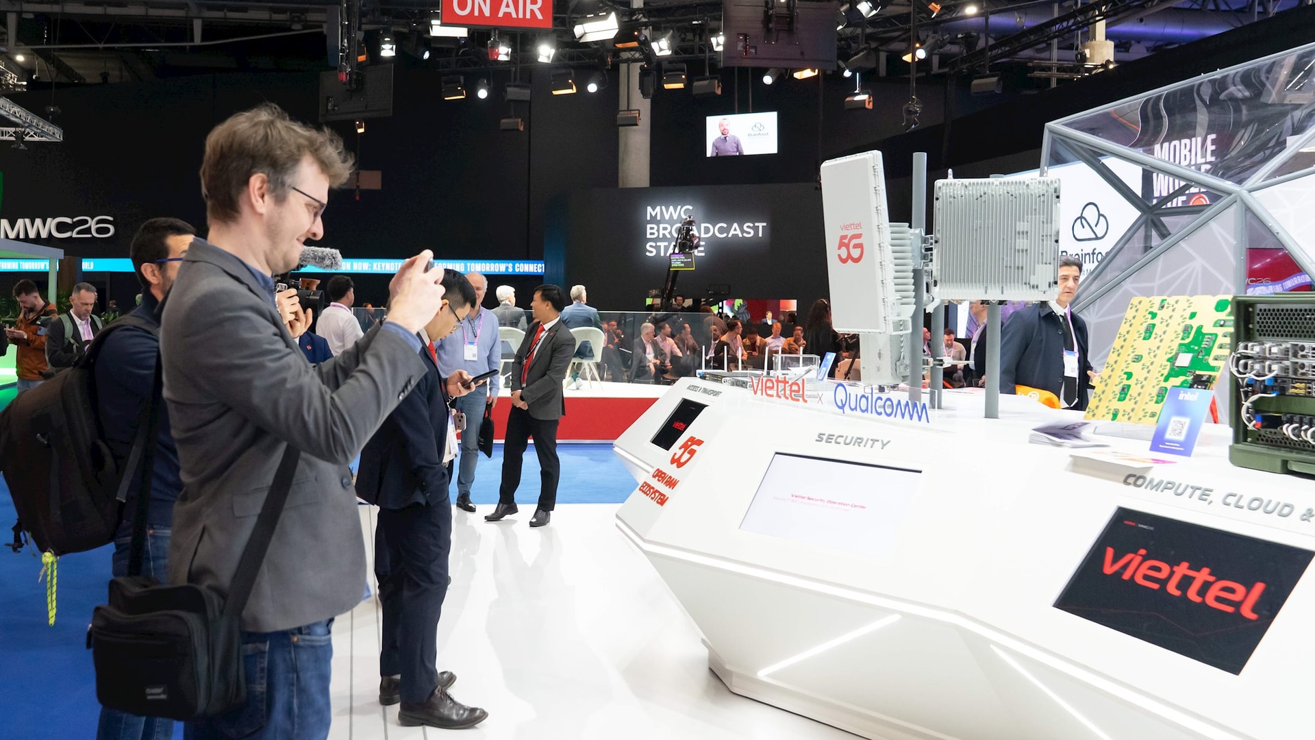 he-sinh-thai-5g-open-ran-do-viettel-va-qualcomm-hop-tac-phat-trien-nhan-duoc-nhieu-su-quan-tam-tai-mwc-barcelona-2026.jpg