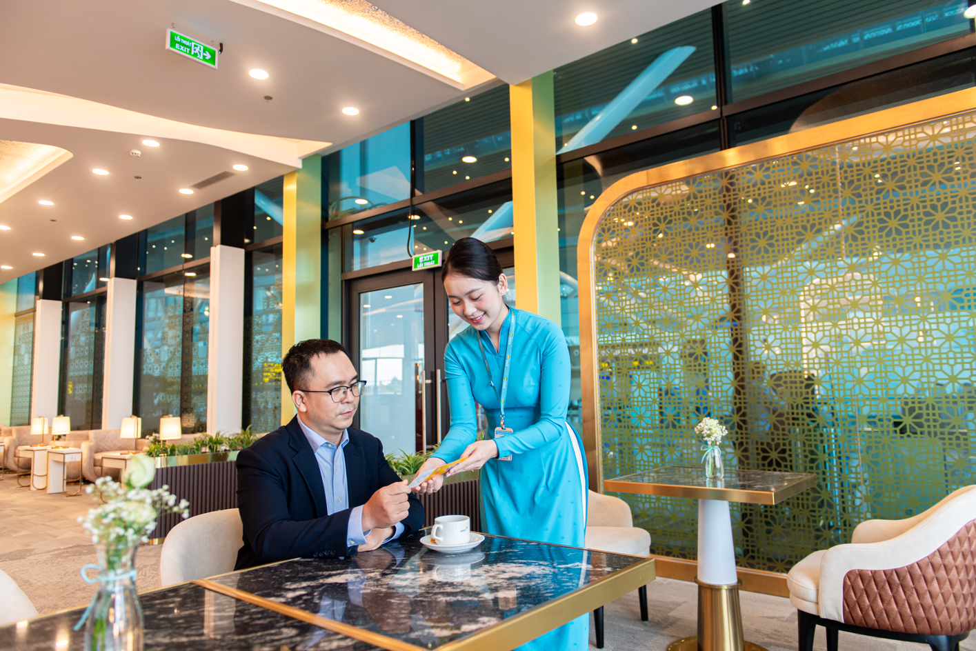 3.-check-in-lounge-tai-tan-son-nhat-khang-dinh-dau-an-khac-biet-trong-trai-nghiem-khach-hang..png