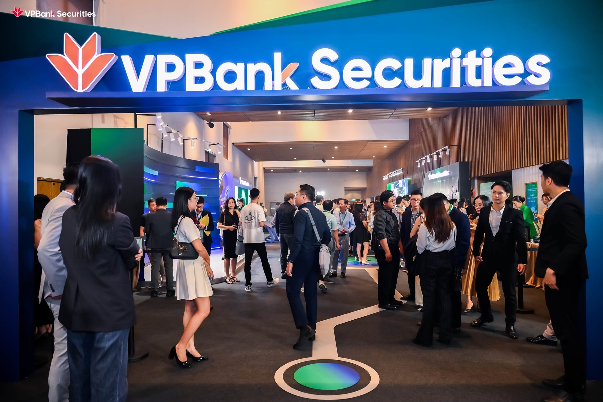 vpbanks-1.jpg