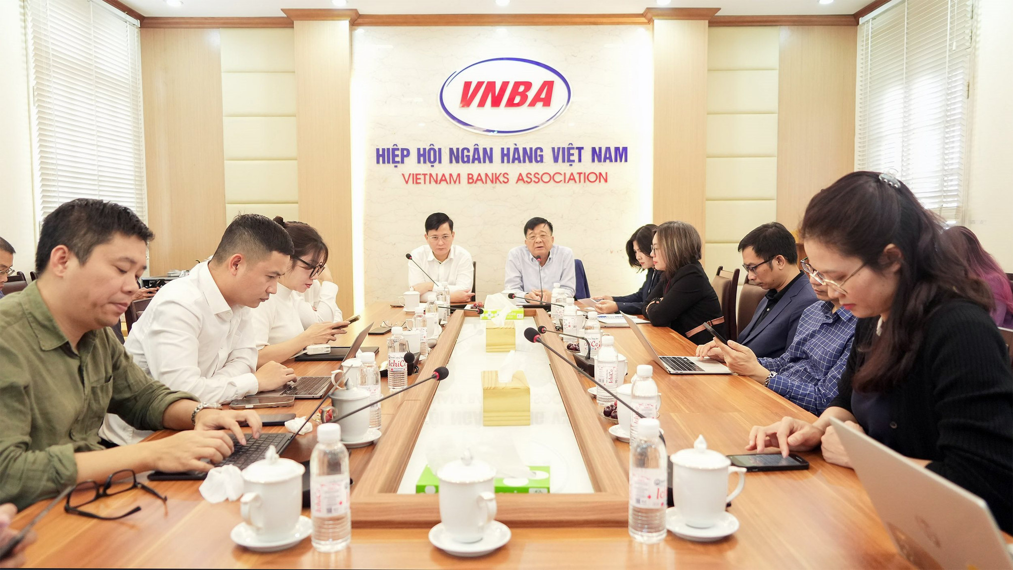 uy-ban-cong-nghe-vnba-hop-trien-khai-chuong-trinh-hoat-dong-nam-2026_69b144c0d991b.jpg