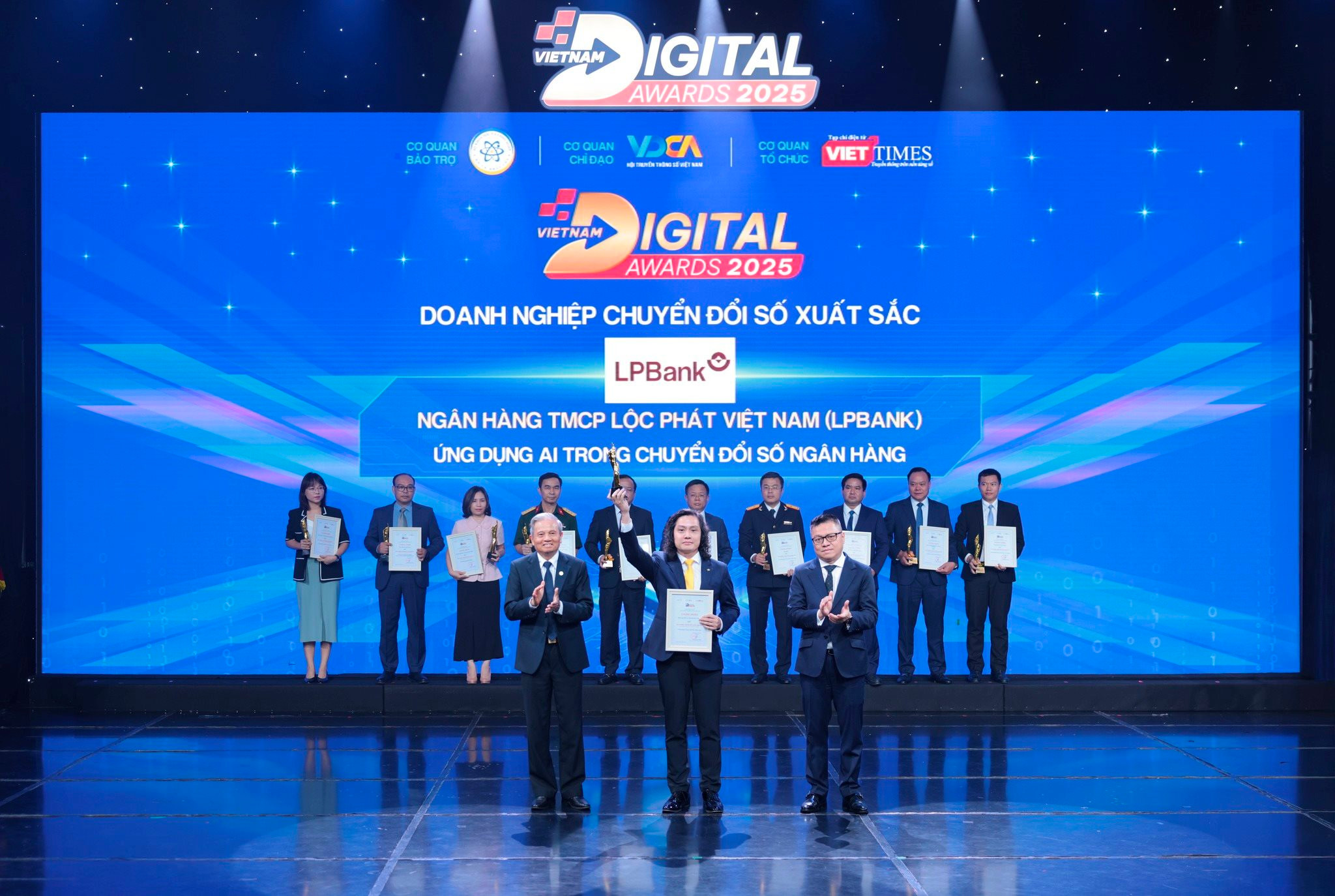 lpbank-chuyen-doi-so.jpg