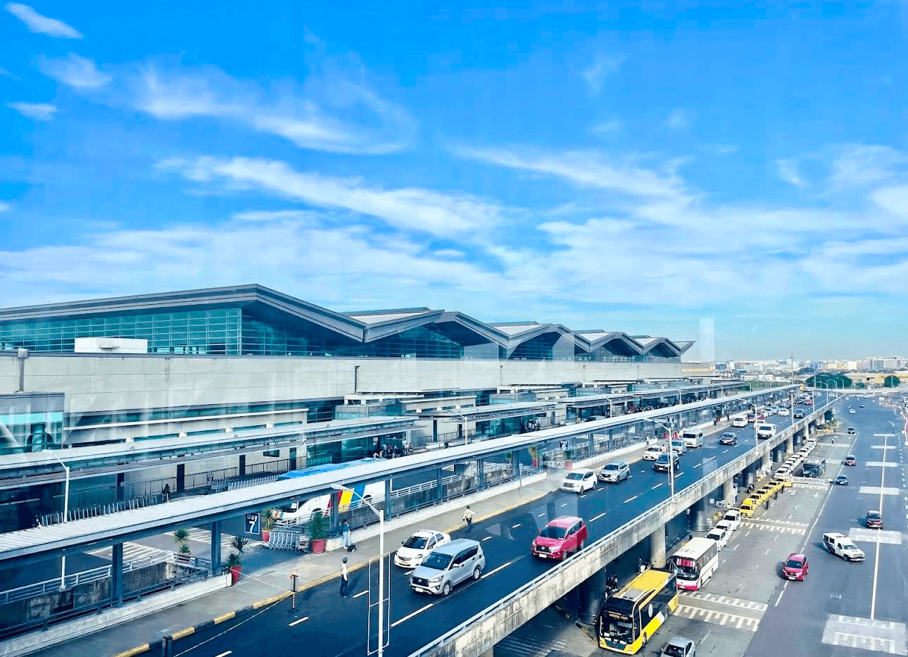 san-bay-ninoy-aquino-manila-philippines-chuyen-tu-nha-ga-t1-sang-nha-ga-t3-voi-khong-gian-rong-rai-hon-thuan-tien-noi-chuyen-cung-cac-hang-bay-thuoc-lien-minh-skyteam.png