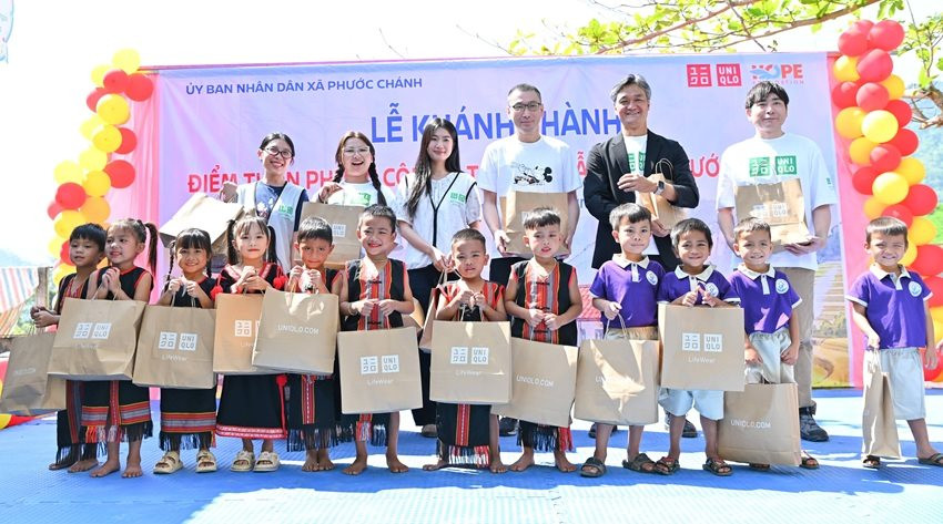 uniqlo-viet-nam-cung-quy-hy-vong-khanh-thanh-diem-truong-thon-phuoc-cong-2-truong-mau-giao-phuoc-chanh_1.jpg