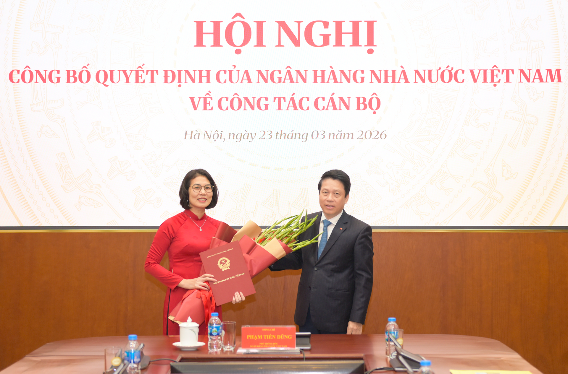 lay-hinh-2.png
