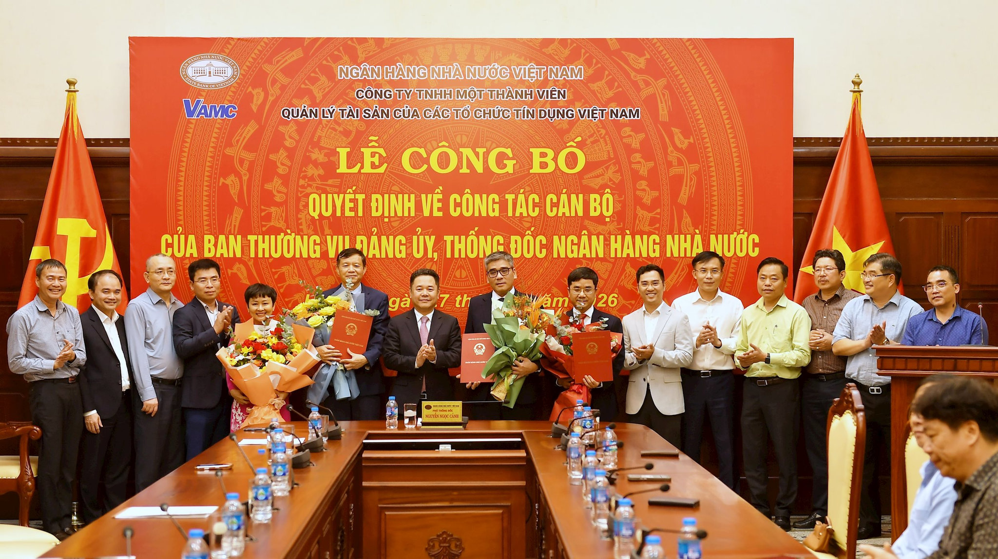 27.3-1-cong-bo-quyet-dinh-bo-nhiem-04-can-bo-lanh-dao-vamc.jpg