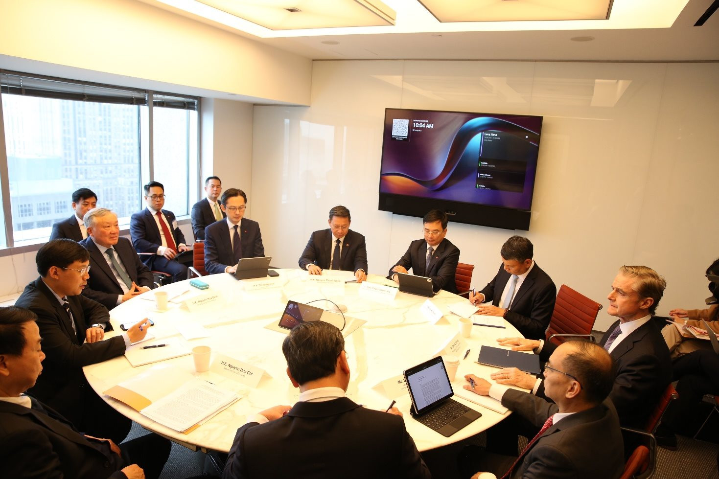 29.3-1-pho-thong-doc-pham-thanh-ha-tham-gia-doan-cong-tac-chinh-phu-lam-viec-tai-hoa-ky.jpg
