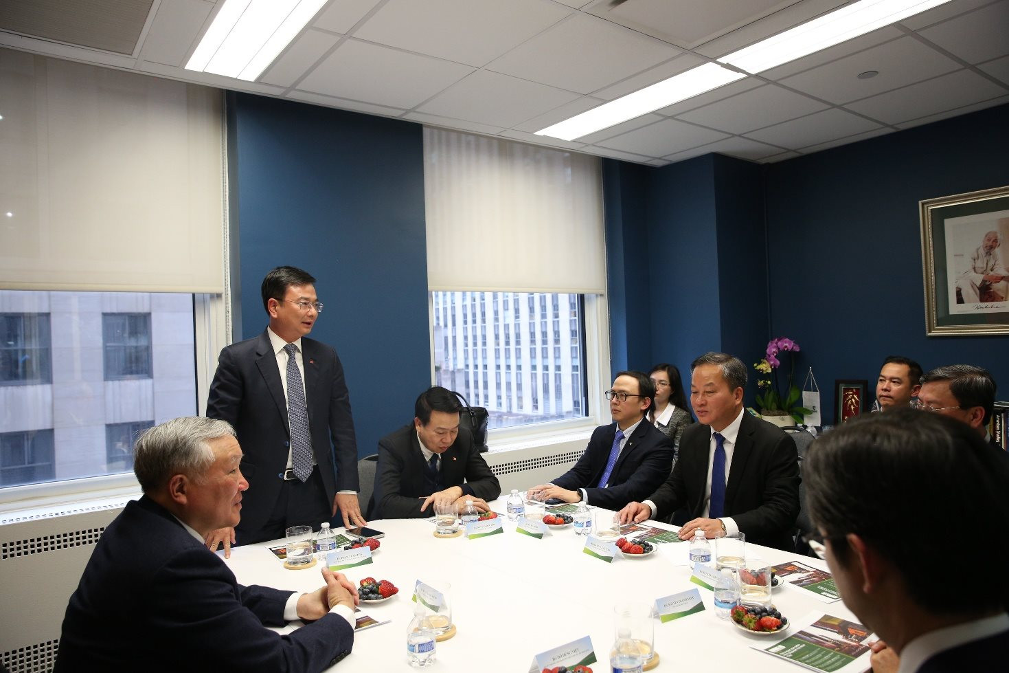 29.3-7-pho-thong-doc-pham-thanh-ha-tham-gia-doan-cong-tac-chinh-phu-lam-viec-tai-hoa-ky.jpg
