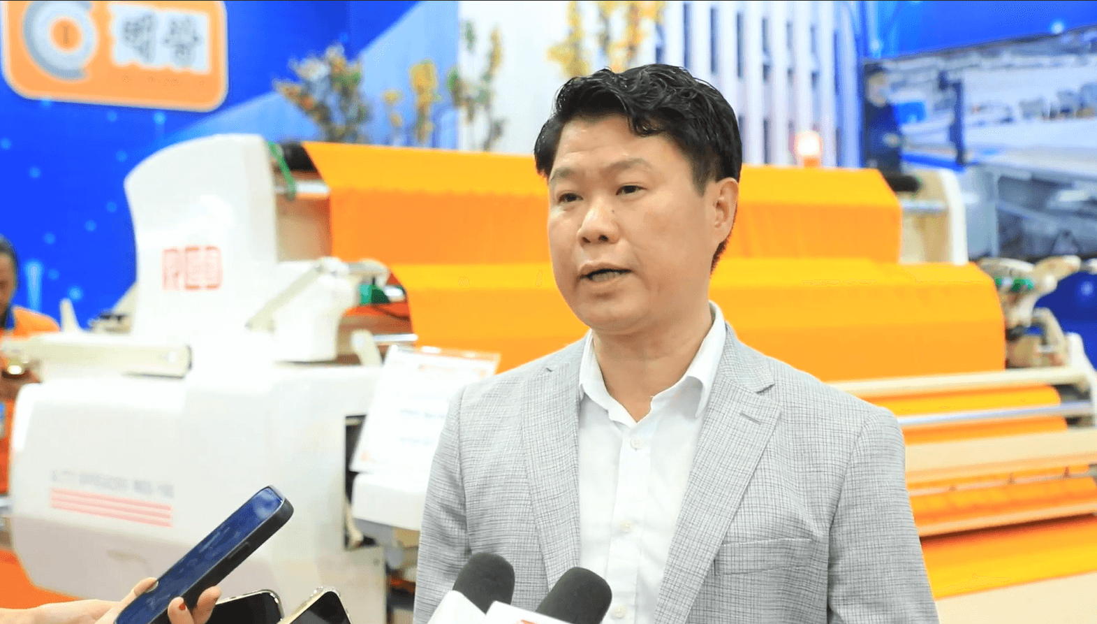 ong-kieu-van-hung-giam-doc-kinh-doanh-he-thong-cong-ty-tnhh-phon-thinh-tae-gwang.png
