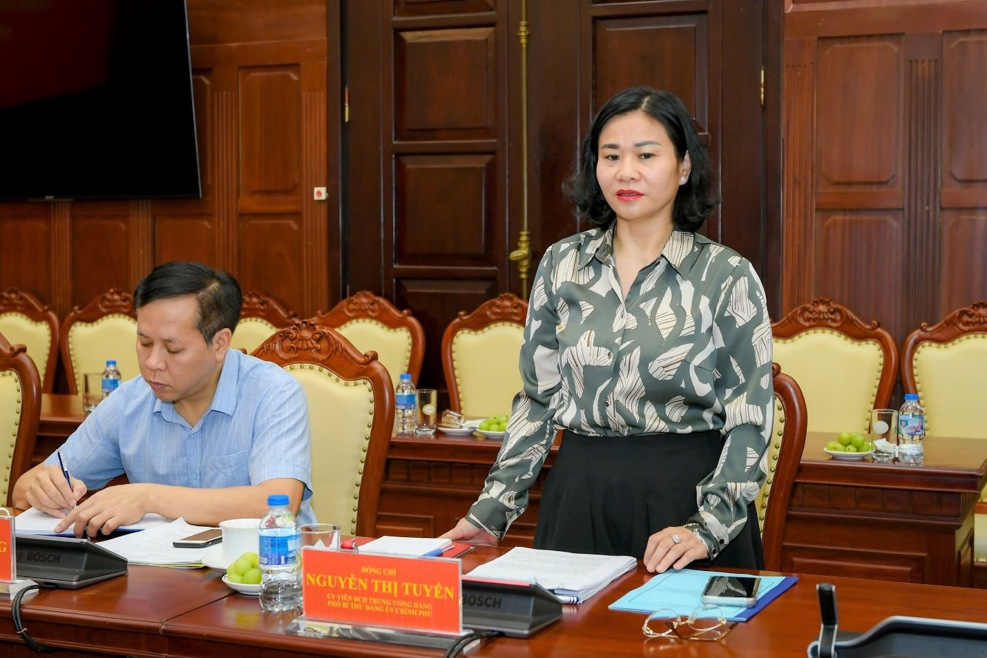 17.4-2-ban-thuong-vu-dang-uy-nhnn-lam-viec-voi-doan-khao-sat-cua-dang-uy-chinh-phu-ve-thuc-hien-ket-luan-so-208.jpg