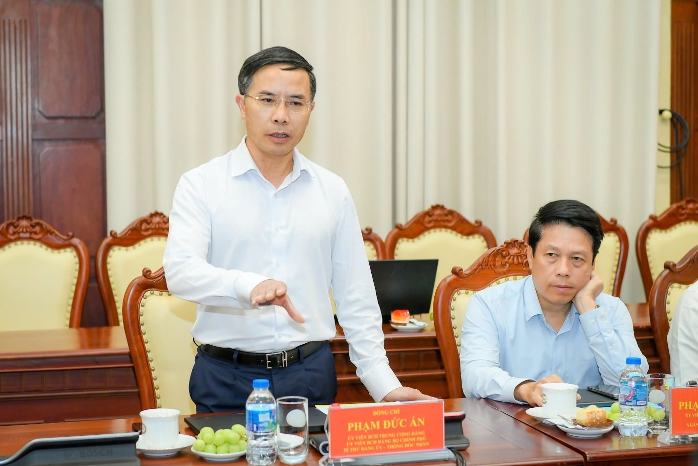 17.4-3-ban-thuong-vu-dang-uy-nhnn-lam-viec-voi-doan-khao-sat-cua-dang-uy-chinh-phu-ve-thuc-hien-ket-luan-so-208.jpg